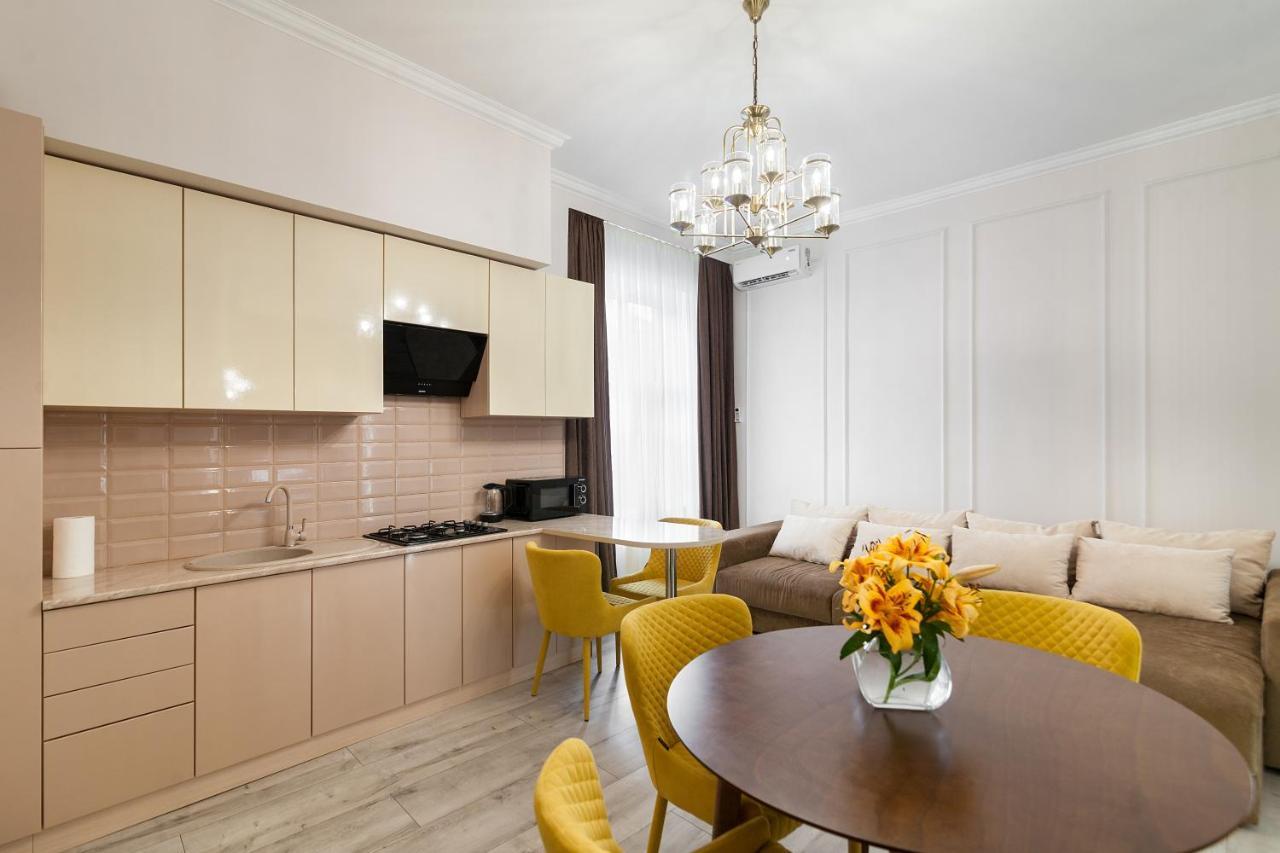 Avangard DeLuxe Art Apartment Lviv Buitenkant foto