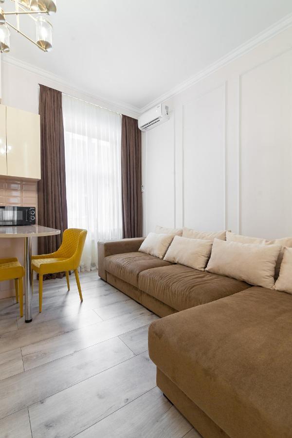 Avangard DeLuxe Art Apartment Lviv Buitenkant foto