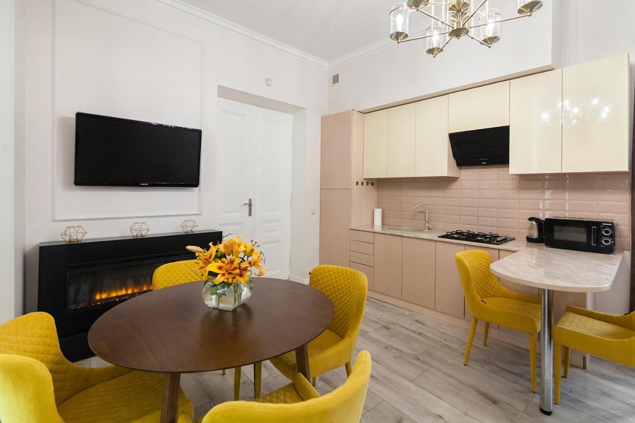 Avangard DeLuxe Art Apartment Lviv Buitenkant foto