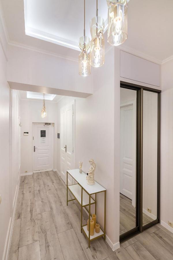 Avangard DeLuxe Art Apartment Lviv Buitenkant foto